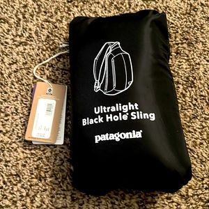 Brand New Never Used with tags Patagonia Ultralight Black Hole Sling Backpack